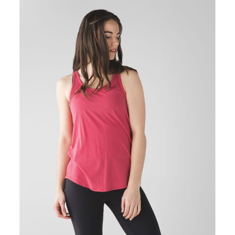 Lululemon Yogi Everyday Tank in Hyper Stripe Fireside Red Flash Light Size 2